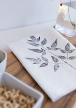 Load image into Gallery viewer, Red Berry Leaf Linen Napkin in White (Set of 4)
