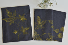 Load image into Gallery viewer, Sweetgum Leaf Linen Tea Towel (Set of 2 w/bag)
