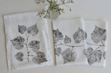 Load image into Gallery viewer, Wild Grape Leaf Linen Tea Towel in White (Set of 2 w/bag)
